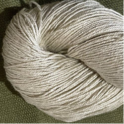 SN151 - 3/9 SW Merino/Cashmere/Sparkling Stellina Gold 80/10/10 115g